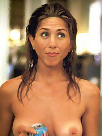 Jennifer Aniston Shows Her Nice Tits